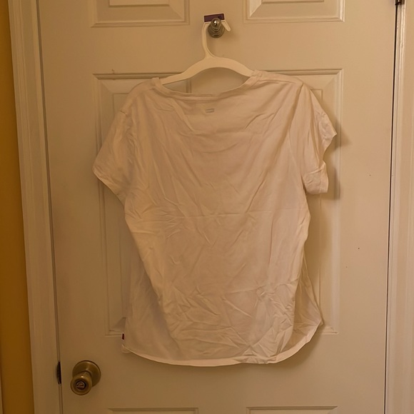 Levi T Shirt - Picture 2 of 2